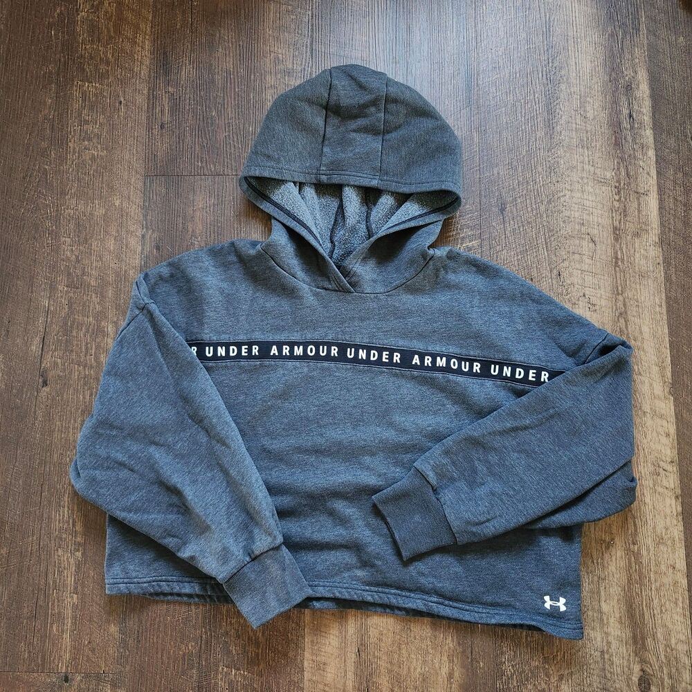 (S) Under Armour cropped hoodie